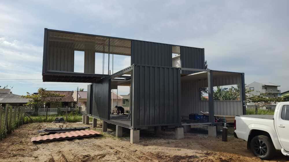 Casa de Praia em Container – Praia da Pinheira / SC
