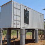 container habitavel precisa de fundacao 150x150 - Quais s&atilde;o as vantagens sustent&aacute;veis dos projetos em containers?